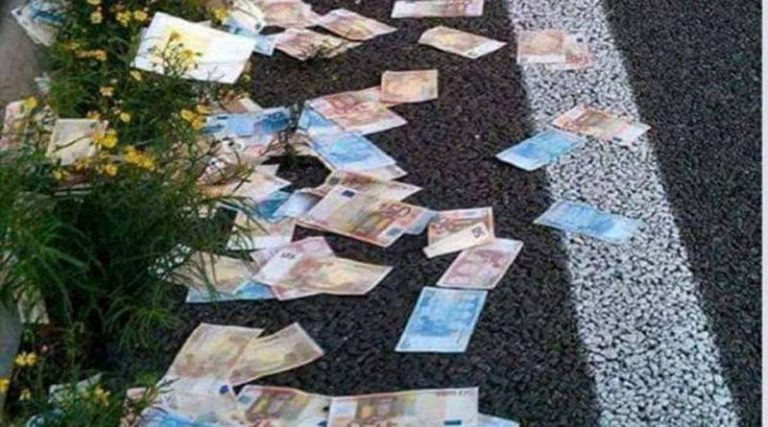 Γέμισαν χρήματα δρόμοι! Οδηγός πέταξε από το παράθυρο χιλιάδες ευρώ!