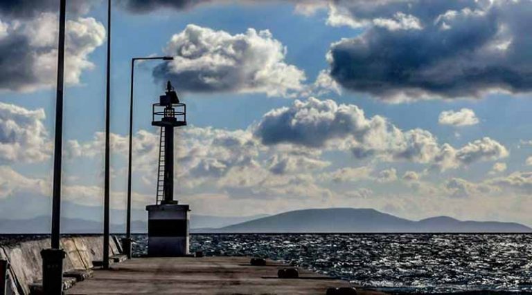Απίστευτη φωτογραφία! Το λιμάνι της Ραφήνας στα φθινοπωρινά του