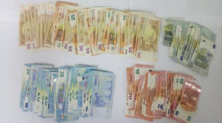 Είχαν γεμίσει την αγορά με πλαστά χαρτονομίσματα – Τρεις συλλήψεις