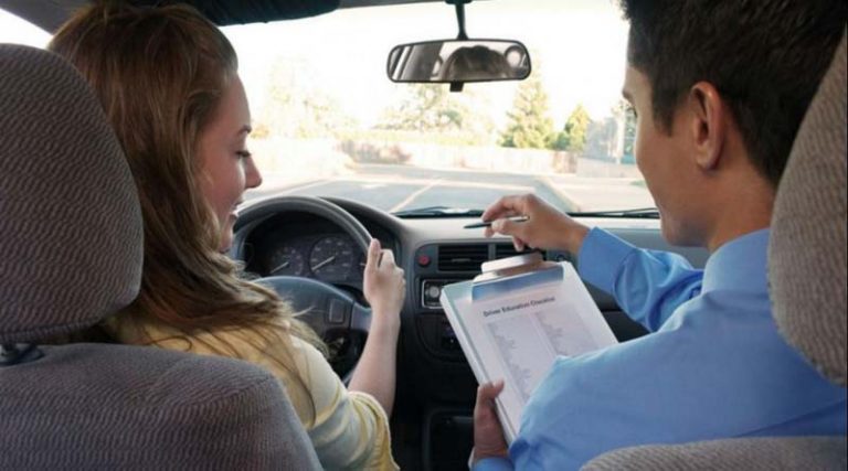 Αλλάζουν όλα για τα Διπλώματα οδήγησης: Εξετάσεις από τα 17, εξεταστής στο μπροστινό κάθισμα και κάμερες