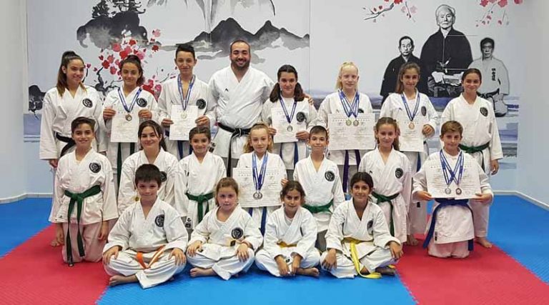 Μετάλλια όλων των… χρωμάτων για την Ακαδημία Shotokan Karate Ραφήνας (φωτό)