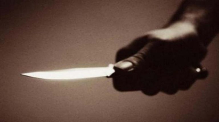 Ληστεία υπό την απειλή μαχαιριού σε ψιλικατζίδικο -Άρπαξαν τσιγάρα και έγιναν… καπνός