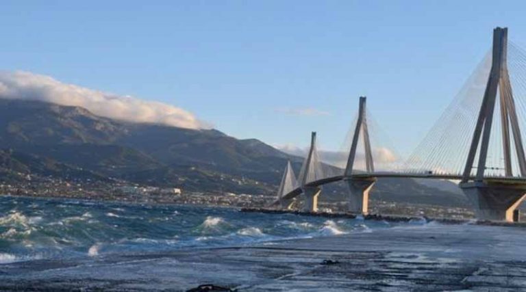 Απίστευτο: Κατασκεύασαν τη γέφυρα Ρίου – Αντιρρίου με…ζυμαρικά