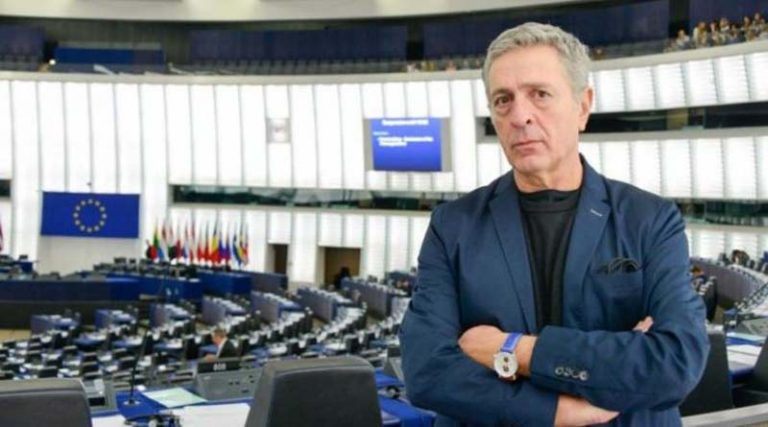 Στέλιος Κούλογλου: Ποια γνωστή δημοσιογράφο παντρεύεται ο ευρωβουλευτής