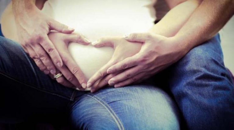 Ένα χρόνο μετά τη γέννηση του γιου της μας δείχνει πώς ήταν έγκυος η Ελληνίδα μαμά