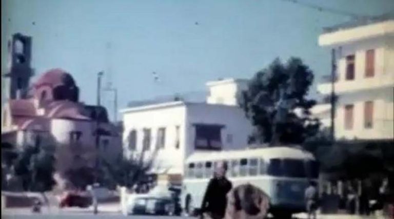 Σπάνιο βίντεο: Η Ραφήνα του 1964! Όταν η πλατεία ήταν δρόμος και το λιμάνι γεμάτο με τράτες και γρι-γρι