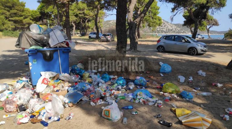 Μαραθώνας: Εικόνες ντροπής! Το προστατευόμενο πευκοδάσος του Σχινιά «πνίγεται» στα σκουπίδια