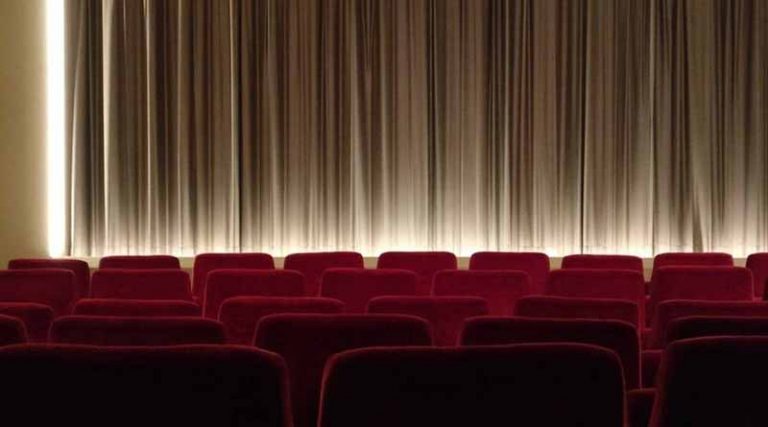 Νέα μέτρα: Τι θα ισχύσει σε θέατρα και σινεμά – Η διαφοροποίηση που έρχεται για τους ανεμβολίαστους