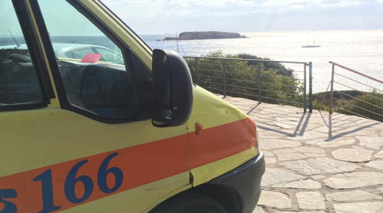 Ακόμα ένας θάνατος σε παραλία της Αν. Αττικής – Προσπάθησε να τον σώσει ο ναυαγοσώστης, αλλά κατέληξε στο νοσοκομείο