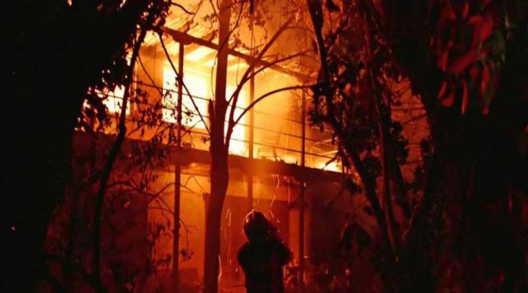 Τραγωδία: Δύο αδέλφια νεκρά από φωτιά σε μονοκατοικία – Γλίτωσε από τις φλόγες η αδερφή τους!