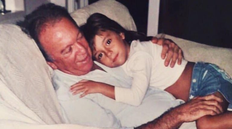«Μπαμπά μου, καλό ταξίδι, θα σ’ αγαπώ για πάντα» -Το συγκινητικό «αντίο» στον Δημήτρη Ρίζο από την κόρη και τη σύζυγό του