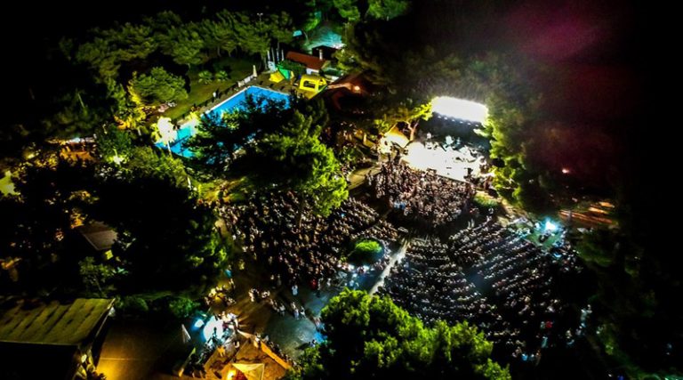Νέες εικόνες από τη μεγάλη συναυλία της Ελ. Ζουγανέλη στη Ραφήνας (photo & air view)