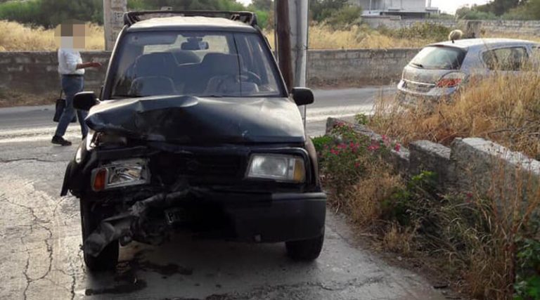 Αρτέμιδα: Όχημα “καρφώθηκε” σε κολόνα της ΔΕΗ – Ένας τραυματίας! (φωτό)