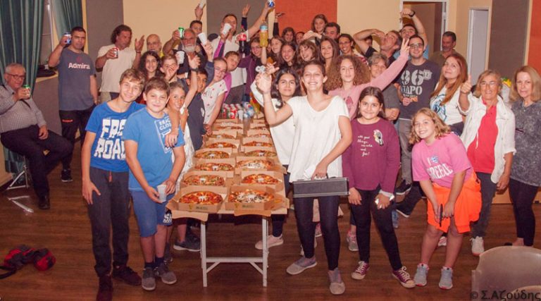 Φιλαρμονική Ραφήνας: Η πρόβα κατέληξε σε… pizza party! (φωτό)