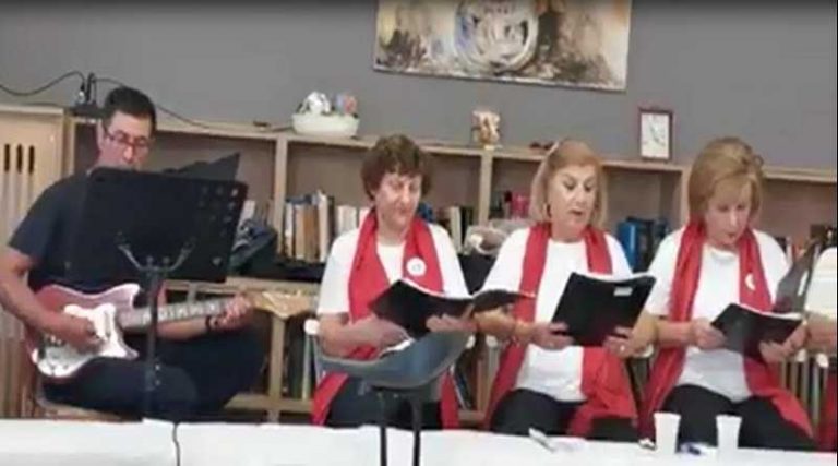 Στη Ραφήνα ξέρουν να γλεντούν ανεξαρτήτως ηλικίας! (φωτό & βίντεο)