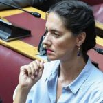 Τι λέει η Νόνη Δούνια για τη λιποθυμία της μέσα στη Βουλή (βίντεο)