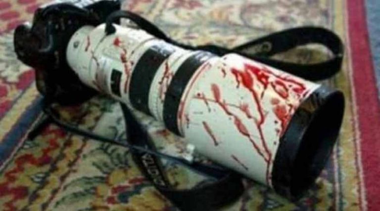 Έρευνα ΑΠΘ: Επιθέσεις και λεκτική βία έχουν βιώσει 9 στους 10 δημοσιογράφους στην Ελλάδα