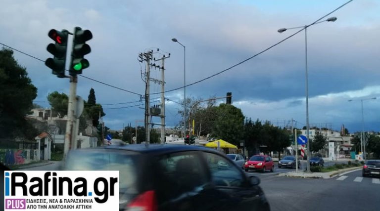 Ραφήνα: Μποτιλιάρισμα στη Λ. Μαραθώνος – Ακινητοποιήθηκε φορτηγό στη Διασταύρωση