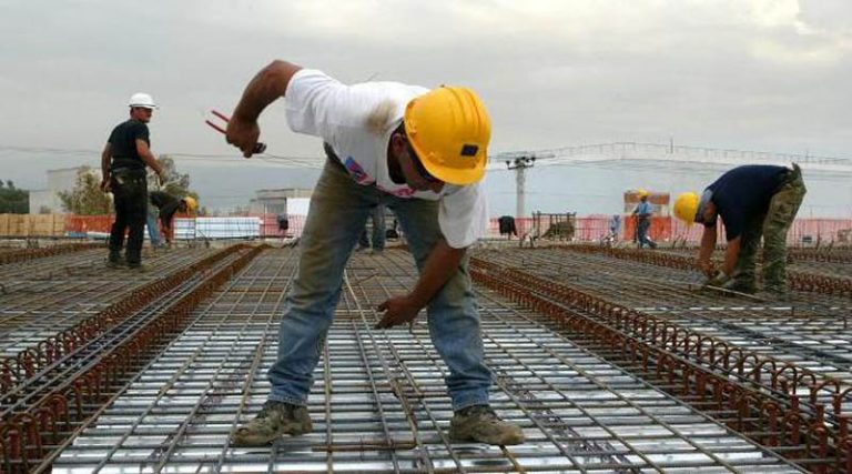 Επιθεώρηση Εργασίας: Πρόστιμα 452.000 ευρώ και «μπλόκο» σε δεκάδες οικοδομές και εργοτάξια