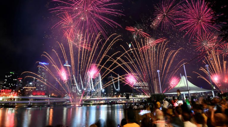 Νέα Ζηλανδία και Αυστραλία υποδέχθηκαν με πυροτεχνήματα το 2020 (βίντεο)