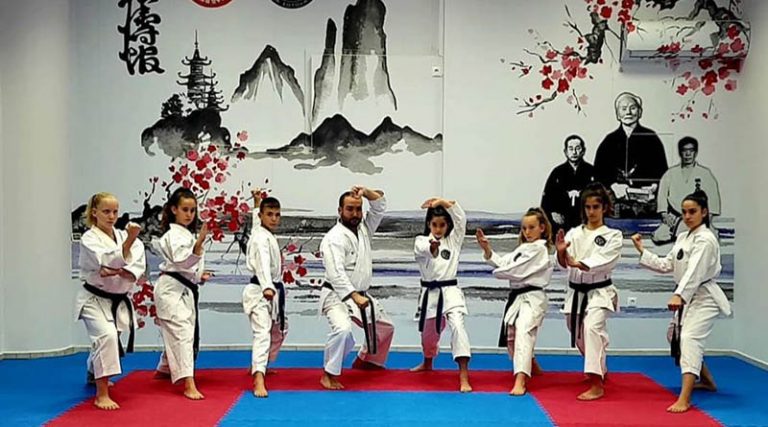 H αγωνιστική ομάδα του Shotokan Karate Ραφήνας στη Χίο!
