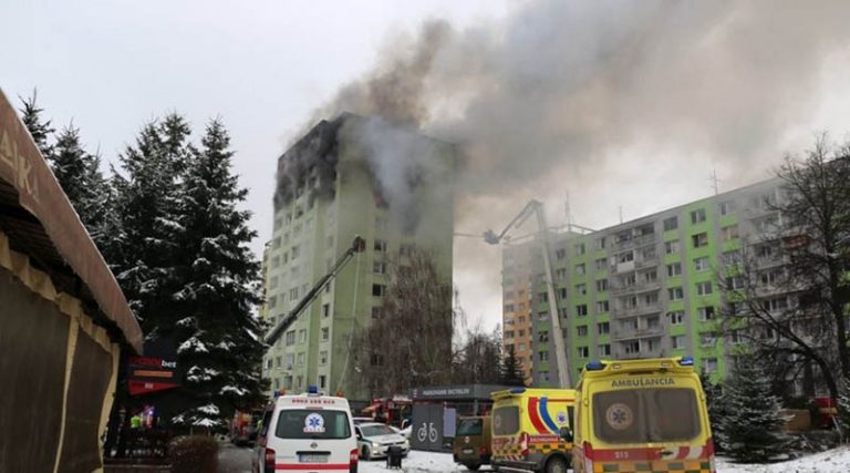 Έκρηξη από διαρροή αερίου σε πολυκατοικία – Τουλάχιστον πέντε νεκροί
