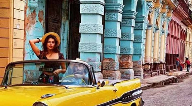 H πρωταγωνίστρια του «8 λέξεις» ζει τον έρωτά της στην Κούβα