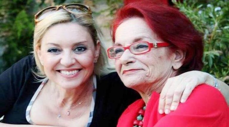 Συγκινεί η Νατάσα Ράγιου με το τελευταίο αντίο στην αγαπημένη της Χριστίνα Λυκιαρδοπούλου