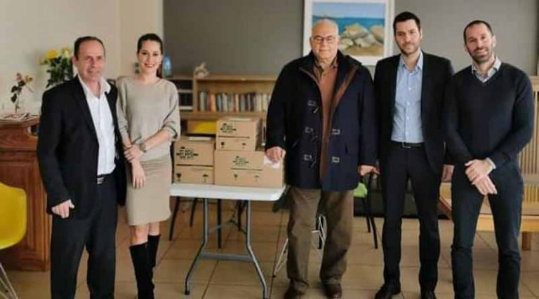 Mεγάλη προσφορά της ELPEN στο κοινωνικό φαρμακείο του Δήμου Ραφήνας-Πικερμίου