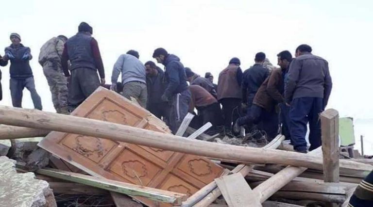 Σεισμός Τουρκία: Νεκροί και εγκλωβισμένοι – Συγκλονίζουν οι πρώτες εικόνες