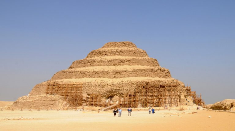 Αίγυπτος: Άνοιξε ξανά για το κοινό η αρχαιότερη πυραμίδα του κόσμου