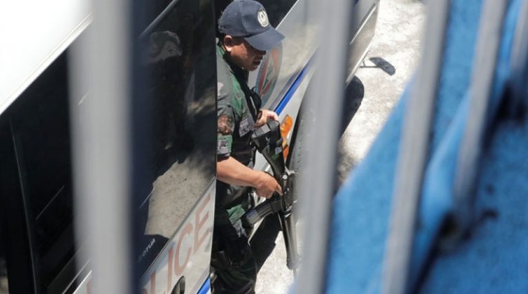 Φιλιππίνες: Ένοπλος κρατά περίπου 30 ομήρους σε εμπορικό κέντρο