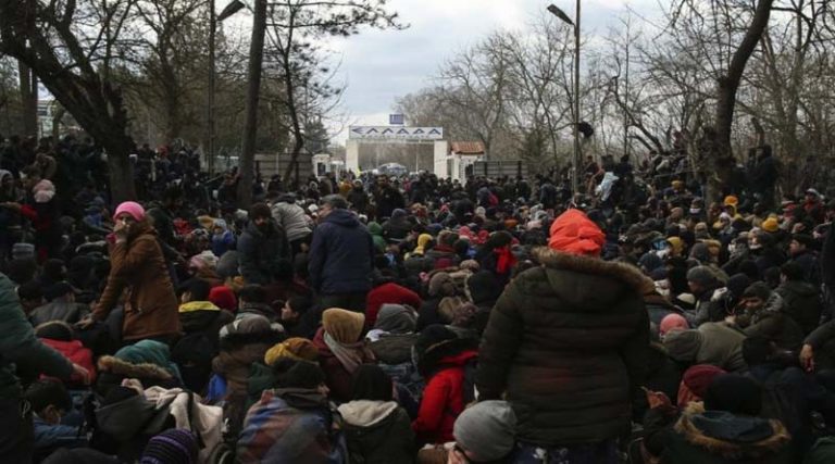 Αποκάλυψη Milliyet: «Κομβόι προσφύγων» ετοιμάζεται να ξεκινήσει από την Τουρκία για την Ελλάδα