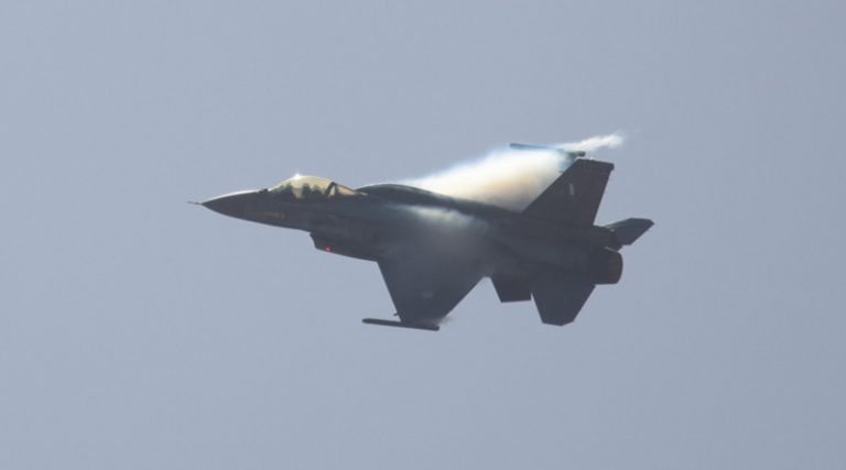 Συναγερμός στην Πολεμική Αεροπορία – Παραλίγο ατύχημα με F-16 στα Χανιά
