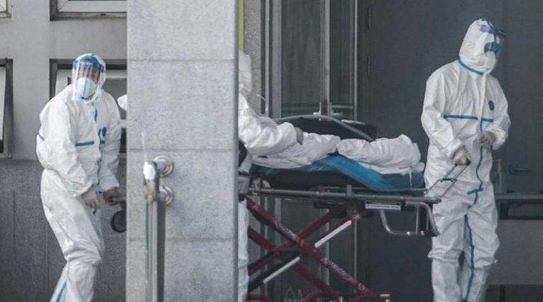 Θερίζει ο κορονοϊός στη Γαλλία: 319 νεκροί σήμερα, πάνω από 2.300 συνολικά