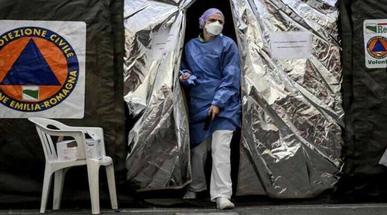 Bloomberg: Η πανδημία ίσως διαρκέσει δύο χρόνια – Ο ρόλος της ανοσίας της αγέλης