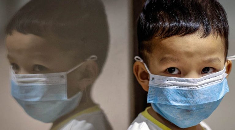 Κορονοϊός: Να γιατί ο ιός δεν απειλεί τα παιδιά