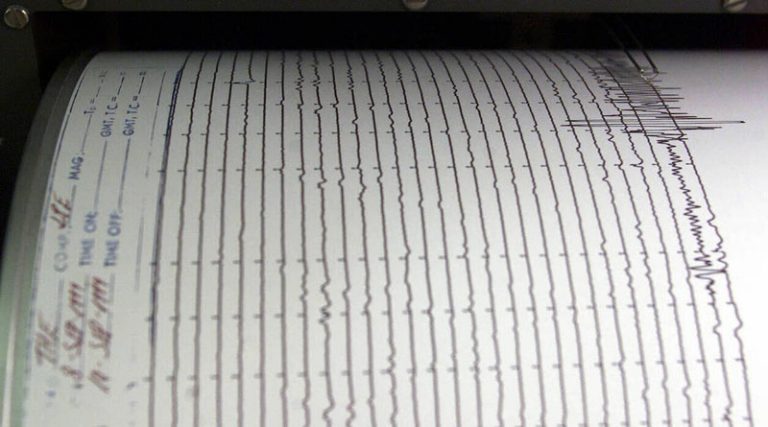 Νέα σεισμική δόνηση μετά τα 5,2 Ρίχτερ – Λέκκας: Μπορεί να είναι η οροφή αλλά ας περιμένουμε