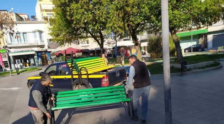 Κορονοϊός: Ξηλώνουν μέχρι και τα παγκάκια από τις πλατείες για να μην συνωστίζονται οι ηλικιωμένοι!