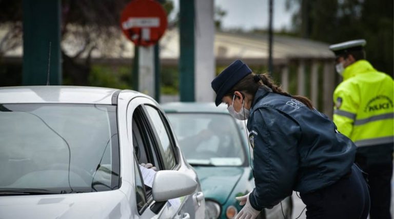 Αυξάνεται το όριο επιβατών σε ταξί και αυτοκίνητα από Δευτέρα – Πόσοι θα επιτρέπονται