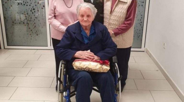 Γιαγιά 106 ετών νίκησε τον κορονοϊό!