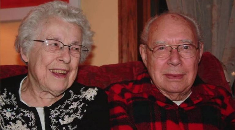 Έζησαν μαζί για 73 χρόνια – Πέθαναν με έξι ώρες διαφορά από κορονοϊό