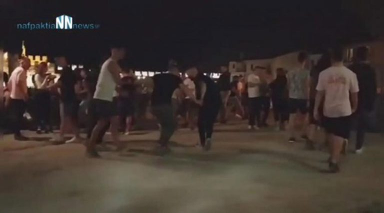 Έστησαν χορό πιασμένοι χέρι – χέρι παρά τις απαγορεύσεις! (βίντεο)