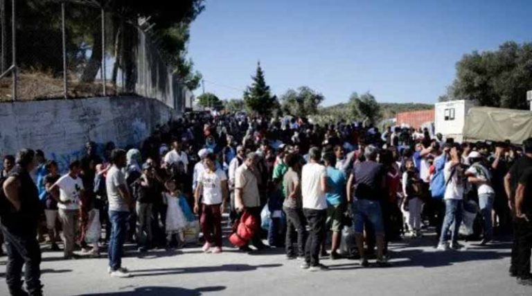 Κορονοϊός: Φόβοι για ανεξέλεγκτη διασπορά σε δομή προσφύγων 