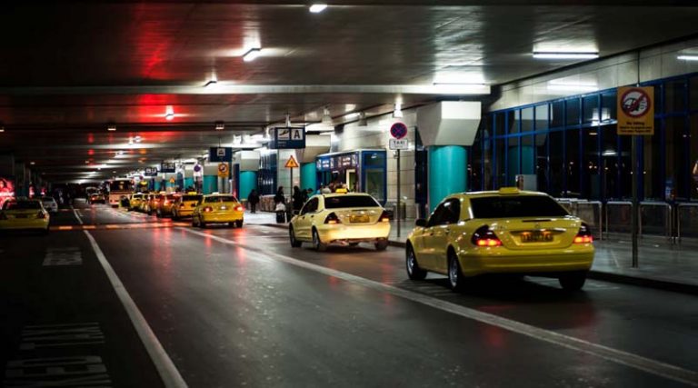Σπάτα: Μία σύλληψη και 80 παραβάσεις σε οδηγούς ταξί στο Αεροδρόμιο