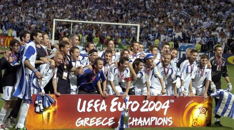 Euro 2004: Σαν σήμερα η Εθνική Ελλάδος πέτυχε το θαύμα και έκανε τον πλανήτη να παραμιλά – Η πορεία προς το «τιμημένο»