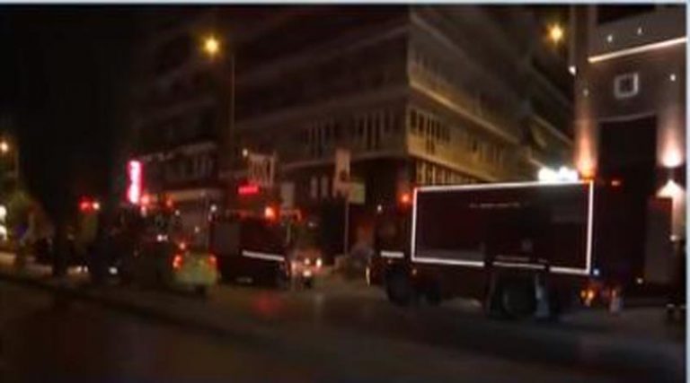 Φωτιά σε στριπτιτζάδικο στη Μιχαλακοπούλου: Γλίτωσαν την τελευταία στιγμή χορεύτριες και προσωπικό! (video)