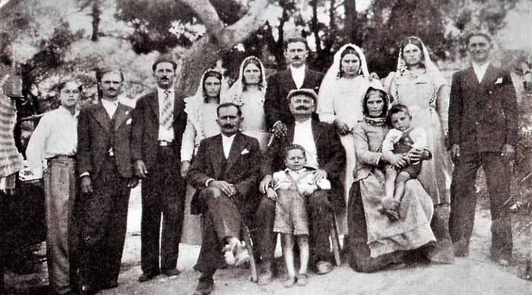 Οι Τσιρκαίοι το 1938 στην Παλαιά Πεντέλη (φωτό)