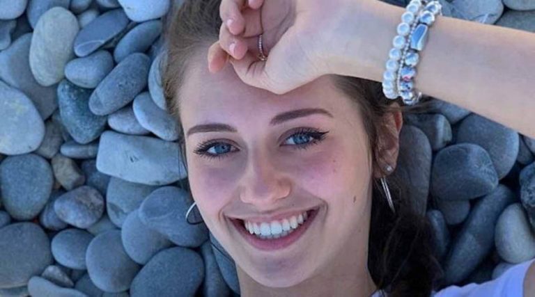 Αυτή είναι η 18χρονη που πέταξε στον άλλο κόσμο από τα βράχια της Μυκόνου (φωτό)