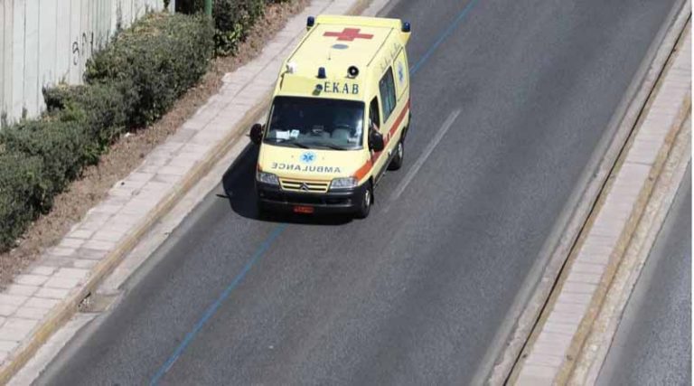 Ανετράπη νταλίκα στην Ε.Ο Αθηνών – Λαμίας: Τραυματίστηκε ο οδηγός – Που γίνεται εκτροπή
